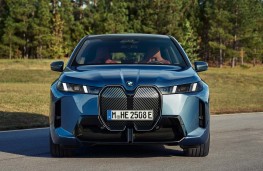 BMW iX xDrive60 head-on